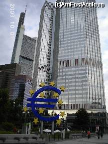 [P33] Euro Tower » foto by Costi
 - 
<span class="allrVoted glyphicon glyphicon-heart hidden" id="av26330"></span>
<a class="m-l-10 hidden" id="sv26330" onclick="voting_Foto_DelVot(,26330,3827)" role="button">șterge vot <span class="glyphicon glyphicon-remove"></span></a>
<a id="v926330" class=" c-red"  onclick="voting_Foto_SetVot(26330)" role="button"><span class="glyphicon glyphicon-heart-empty"></span> <b>LIKE</b> = Votează poza</a> <img class="hidden"  id="f26330W9" src="/imagini/loader.gif" border="0" /><span class="AjErrMes hidden" id="e26330ErM"></span>
