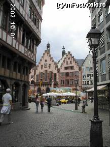 [P45] Intrarea în piaţa Römerberg, în care se vede deja Römer, fostă primărie a oraşului Frankfurt timp de şase secole » foto by Costi
 - 
<span class="allrVoted glyphicon glyphicon-heart hidden" id="av26346"></span>
<a class="m-l-10 hidden" id="sv26346" onclick="voting_Foto_DelVot(,26346,3827)" role="button">șterge vot <span class="glyphicon glyphicon-remove"></span></a>
<a id="v926346" class=" c-red"  onclick="voting_Foto_SetVot(26346)" role="button"><span class="glyphicon glyphicon-heart-empty"></span> <b>LIKE</b> = Votează poza</a> <img class="hidden"  id="f26346W9" src="/imagini/loader.gif" border="0" /><span class="AjErrMes hidden" id="e26346ErM"></span>