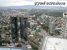 [P08] Imagine de pe platforma Main Tower spre nordul oraşului. Se văd cele două turnuri ale Deutsche Bank şi, mai departe, turnul de televiziune » foto by Costi
 - 
<span class="allrVoted glyphicon glyphicon-heart hidden" id="av26257"></span>
<a class="m-l-10 hidden" id="sv26257" onclick="voting_Foto_DelVot(,26257,3827)" role="button">șterge vot <span class="glyphicon glyphicon-remove"></span></a>
<a id="v926257" class=" c-red"  onclick="voting_Foto_SetVot(26257)" role="button"><span class="glyphicon glyphicon-heart-empty"></span> <b>LIKE</b> = Votează poza</a> <img class="hidden"  id="f26257W9" src="/imagini/loader.gif" border="0" /><span class="AjErrMes hidden" id="e26257ErM"></span>