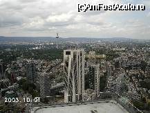 [P09] Imagine de pe platforma Main Tower spre nord. în faţă, proaspăt terminat, Opern Turm, cu cei 170 m înălţime şi 42 de etaje » foto by Costi
 - 
<span class="allrVoted glyphicon glyphicon-heart hidden" id="av26258"></span>
<a class="m-l-10 hidden" id="sv26258" onclick="voting_Foto_DelVot(,26258,3827)" role="button">șterge vot <span class="glyphicon glyphicon-remove"></span></a>
<a id="v926258" class=" c-red"  onclick="voting_Foto_SetVot(26258)" role="button"><span class="glyphicon glyphicon-heart-empty"></span> <b>LIKE</b> = Votează poza</a> <img class="hidden"  id="f26258W9" src="/imagini/loader.gif" border="0" /><span class="AjErrMes hidden" id="e26258ErM"></span>