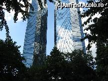[P32] 'Gemenii' din Frankfurt -- Deutsche Bank I si Deutsche Bank II, 155 m. » foto by motaneata
 - 
<span class="allrVoted glyphicon glyphicon-heart hidden" id="av376237"></span>
<a class="m-l-10 hidden" id="sv376237" onclick="voting_Foto_DelVot(,376237,3827)" role="button">șterge vot <span class="glyphicon glyphicon-remove"></span></a>
<a id="v9376237" class=" c-red"  onclick="voting_Foto_SetVot(376237)" role="button"><span class="glyphicon glyphicon-heart-empty"></span> <b>LIKE</b> = Votează poza</a> <img class="hidden"  id="f376237W9" src="/imagini/loader.gif" border="0" /><span class="AjErrMes hidden" id="e376237ErM"></span>