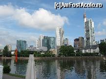 [P04] Frankfurt- vedere de pe Strada Muzeelor.  » foto by motaneata
 - 
<span class="allrVoted glyphicon glyphicon-heart hidden" id="av376155"></span>
<a class="m-l-10 hidden" id="sv376155" onclick="voting_Foto_DelVot(,376155,3827)" role="button">șterge vot <span class="glyphicon glyphicon-remove"></span></a>
<a id="v9376155" class=" c-red"  onclick="voting_Foto_SetVot(376155)" role="button"><span class="glyphicon glyphicon-heart-empty"></span> <b>LIKE</b> = Votează poza</a> <img class="hidden"  id="f376155W9" src="/imagini/loader.gif" border="0" /><span class="AjErrMes hidden" id="e376155ErM"></span>