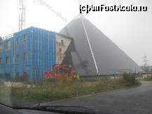 [P11] In drum spre Frankfurt intalnim o viitoare discoteca sub forma de piramida » foto by dorgo
 - 
<span class="allrVoted glyphicon glyphicon-heart hidden" id="av159945"></span>
<a class="m-l-10 hidden" id="sv159945" onclick="voting_Foto_DelVot(,159945,3827)" role="button">șterge vot <span class="glyphicon glyphicon-remove"></span></a>
<a id="v9159945" class=" c-red"  onclick="voting_Foto_SetVot(159945)" role="button"><span class="glyphicon glyphicon-heart-empty"></span> <b>LIKE</b> = Votează poza</a> <img class="hidden"  id="f159945W9" src="/imagini/loader.gif" border="0" /><span class="AjErrMes hidden" id="e159945ErM"></span>