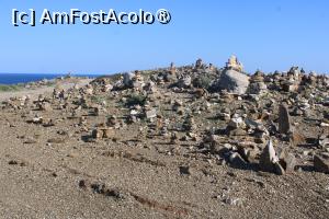 [P57] Insula Rodos, Capul Prasonisi, am urcat sus, se văd momâile... » foto by mprofeanu
 - 
<span class="allrVoted glyphicon glyphicon-heart hidden" id="av1423244"></span>
<a class="m-l-10 hidden" id="sv1423244" onclick="voting_Foto_DelVot(,1423244,3837)" role="button">șterge vot <span class="glyphicon glyphicon-remove"></span></a>
<a id="v91423244" class=" c-red"  onclick="voting_Foto_SetVot(1423244)" role="button"><span class="glyphicon glyphicon-heart-empty"></span> <b>LIKE</b> = Votează poza</a> <img class="hidden"  id="f1423244W9" src="/imagini/loader.gif" border="0" /><span class="AjErrMes hidden" id="e1423244ErM"></span>