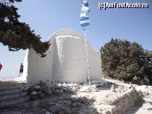 [P25] Biserica Sf. Panteleimon, Monolithos.  » foto by maryka
 - 
<span class="allrVoted glyphicon glyphicon-heart hidden" id="av674394"></span>
<a class="m-l-10 hidden" id="sv674394" onclick="voting_Foto_DelVot(,674394,3837)" role="button">șterge vot <span class="glyphicon glyphicon-remove"></span></a>
<a id="v9674394" class=" c-red"  onclick="voting_Foto_SetVot(674394)" role="button"><span class="glyphicon glyphicon-heart-empty"></span> <b>LIKE</b> = Votează poza</a> <img class="hidden"  id="f674394W9" src="/imagini/loader.gif" border="0" /><span class="AjErrMes hidden" id="e674394ErM"></span>