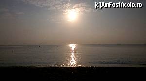 [P13] Răsărit de soare pe plaja din Faliraki.  » foto by maryka
 - 
<span class="allrVoted glyphicon glyphicon-heart hidden" id="av675515"></span>
<a class="m-l-10 hidden" id="sv675515" onclick="voting_Foto_DelVot(,675515,3837)" role="button">șterge vot <span class="glyphicon glyphicon-remove"></span></a>
<a id="v9675515" class=" c-red"  onclick="voting_Foto_SetVot(675515)" role="button"><span class="glyphicon glyphicon-heart-empty"></span> <b>LIKE</b> = Votează poza</a> <img class="hidden"  id="f675515W9" src="/imagini/loader.gif" border="0" /><span class="AjErrMes hidden" id="e675515ErM"></span>