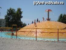 [P11] Piscina: wet bubble game » foto by corinne
 - 
<span class="allrVoted glyphicon glyphicon-heart hidden" id="av44214"></span>
<a class="m-l-10 hidden" id="sv44214" onclick="voting_Foto_DelVot(,44214,3837)" role="button">șterge vot <span class="glyphicon glyphicon-remove"></span></a>
<a id="v944214" class=" c-red"  onclick="voting_Foto_SetVot(44214)" role="button"><span class="glyphicon glyphicon-heart-empty"></span> <b>LIKE</b> = Votează poza</a> <img class="hidden"  id="f44214W9" src="/imagini/loader.gif" border="0" /><span class="AjErrMes hidden" id="e44214ErM"></span>