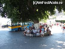 [P13] asteptand autobuzele ce fac legatura intre orasel si parcarea aflata sus, unde se lasa masinile » foto by danoradea
 - 
<span class="allrVoted glyphicon glyphicon-heart hidden" id="av26589"></span>
<a class="m-l-10 hidden" id="sv26589" onclick="voting_Foto_DelVot(,26589,3837)" role="button">șterge vot <span class="glyphicon glyphicon-remove"></span></a>
<a id="v926589" class=" c-red"  onclick="voting_Foto_SetVot(26589)" role="button"><span class="glyphicon glyphicon-heart-empty"></span> <b>LIKE</b> = Votează poza</a> <img class="hidden"  id="f26589W9" src="/imagini/loader.gif" border="0" /><span class="AjErrMes hidden" id="e26589ErM"></span>