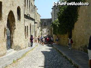 [P27] Strada Cavalerilor, vizitata in fiecare zi de numerosi turisti » foto by Maria V.
 - 
<span class="allrVoted glyphicon glyphicon-heart hidden" id="av444911"></span>
<a class="m-l-10 hidden" id="sv444911" onclick="voting_Foto_DelVot(,444911,3837)" role="button">șterge vot <span class="glyphicon glyphicon-remove"></span></a>
<a id="v9444911" class=" c-red"  onclick="voting_Foto_SetVot(444911)" role="button"><span class="glyphicon glyphicon-heart-empty"></span> <b>LIKE</b> = Votează poza</a> <img class="hidden"  id="f444911W9" src="/imagini/loader.gif" border="0" /><span class="AjErrMes hidden" id="e444911ErM"></span>