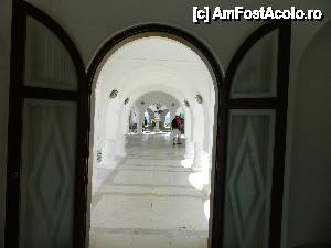 [P05] In interiorul Big Rotonda din Kallithea Springs » foto by Maria V.
 - 
<span class="allrVoted glyphicon glyphicon-heart hidden" id="av444883"></span>
<a class="m-l-10 hidden" id="sv444883" onclick="voting_Foto_DelVot(,444883,3837)" role="button">șterge vot <span class="glyphicon glyphicon-remove"></span></a>
<a id="v9444883" class=" c-red"  onclick="voting_Foto_SetVot(444883)" role="button"><span class="glyphicon glyphicon-heart-empty"></span> <b>LIKE</b> = Votează poza</a> <img class="hidden"  id="f444883W9" src="/imagini/loader.gif" border="0" /><span class="AjErrMes hidden" id="e444883ErM"></span>
