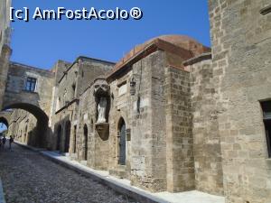 [P12] Celebra Stradă a Cavalerilor din Rhodos Town. » foto by Carmen Ion
 - 
<span class="allrVoted glyphicon glyphicon-heart hidden" id="av1199791"></span>
<a class="m-l-10 hidden" id="sv1199791" onclick="voting_Foto_DelVot(,1199791,3837)" role="button">șterge vot <span class="glyphicon glyphicon-remove"></span></a>
<a id="v91199791" class=" c-red"  onclick="voting_Foto_SetVot(1199791)" role="button"><span class="glyphicon glyphicon-heart-empty"></span> <b>LIKE</b> = Votează poza</a> <img class="hidden"  id="f1199791W9" src="/imagini/loader.gif" border="0" /><span class="AjErrMes hidden" id="e1199791ErM"></span>