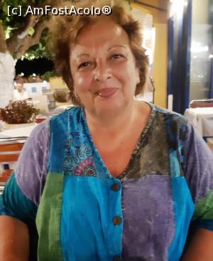 [P48] O față încântată: la restaurantul pescăresc Dimitra din Faliraki. » foto by Carmen Ion
 - 
<span class="allrVoted glyphicon glyphicon-heart hidden" id="av1199831"></span>
<a class="m-l-10 hidden" id="sv1199831" onclick="voting_Foto_DelVot(,1199831,3837)" role="button">șterge vot <span class="glyphicon glyphicon-remove"></span></a>
<a id="v91199831" class=" c-red"  onclick="voting_Foto_SetVot(1199831)" role="button"><span class="glyphicon glyphicon-heart-empty"></span> <b>LIKE</b> = Votează poza</a> <img class="hidden"  id="f1199831W9" src="/imagini/loader.gif" border="0" /><span class="AjErrMes hidden" id="e1199831ErM"></span>