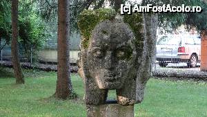 [P04] Galeria de sculptură în piatră: 'Omu'prins în menghină' sau... 
'Exercițiu de contorsionism'. Nu încercați așa ceva acasă!  » foto by bog68
 - 
<span class="allrVoted glyphicon glyphicon-heart hidden" id="av514988"></span>
<a class="m-l-10 hidden" id="sv514988" onclick="voting_Foto_DelVot(,514988,3841)" role="button">șterge vot <span class="glyphicon glyphicon-remove"></span></a>
<a id="v9514988" class=" c-red"  onclick="voting_Foto_SetVot(514988)" role="button"><span class="glyphicon glyphicon-heart-empty"></span> <b>LIKE</b> = Votează poza</a> <img class="hidden"  id="f514988W9" src="/imagini/loader.gif" border="0" /><span class="AjErrMes hidden" id="e514988ErM"></span>