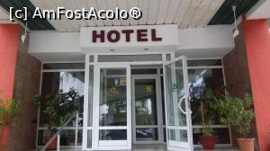 [P10] Intrarea in hotel » foto by Marcumandru
 - 
<span class="allrVoted glyphicon glyphicon-heart hidden" id="av971287"></span>
<a class="m-l-10 hidden" id="sv971287" onclick="voting_Foto_DelVot(,971287,3841)" role="button">șterge vot <span class="glyphicon glyphicon-remove"></span></a>
<a id="v9971287" class=" c-red"  onclick="voting_Foto_SetVot(971287)" role="button"><span class="glyphicon glyphicon-heart-empty"></span> <b>LIKE</b> = Votează poza</a> <img class="hidden"  id="f971287W9" src="/imagini/loader.gif" border="0" /><span class="AjErrMes hidden" id="e971287ErM"></span>