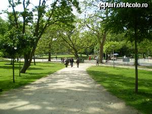 [P12] In Parcul Vondel.  » foto by Mihai18
 - 
<span class="allrVoted glyphicon glyphicon-heart hidden" id="av642634"></span>
<a class="m-l-10 hidden" id="sv642634" onclick="voting_Foto_DelVot(,642634,3845)" role="button">șterge vot <span class="glyphicon glyphicon-remove"></span></a>
<a id="v9642634" class=" c-red"  onclick="voting_Foto_SetVot(642634)" role="button"><span class="glyphicon glyphicon-heart-empty"></span> <b>LIKE</b> = Votează poza</a> <img class="hidden"  id="f642634W9" src="/imagini/loader.gif" border="0" /><span class="AjErrMes hidden" id="e642634ErM"></span>