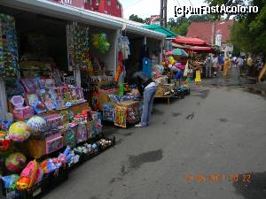 [P15] Bazarul permanent din centrul staţiuni Băile Felix.  » foto by bogumil
 - 
<span class="allrVoted glyphicon glyphicon-heart hidden" id="av671088"></span>
<a class="m-l-10 hidden" id="sv671088" onclick="voting_Foto_DelVot(,671088,3846)" role="button">șterge vot <span class="glyphicon glyphicon-remove"></span></a>
<a id="v9671088" class=" c-red"  onclick="voting_Foto_SetVot(671088)" role="button"><span class="glyphicon glyphicon-heart-empty"></span> <b>LIKE</b> = Votează poza</a> <img class="hidden"  id="f671088W9" src="/imagini/loader.gif" border="0" /><span class="AjErrMes hidden" id="e671088ErM"></span>