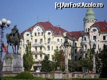 [P13] Oradea - Cladirea Vulturul Negru si intrarea in Pasajul cu acelasi nume. » foto by presario
 - 
<span class="allrVoted glyphicon glyphicon-heart hidden" id="av68821"></span>
<a class="m-l-10 hidden" id="sv68821" onclick="voting_Foto_DelVot(,68821,3848)" role="button">șterge vot <span class="glyphicon glyphicon-remove"></span></a>
<a id="v968821" class=" c-red"  onclick="voting_Foto_SetVot(68821)" role="button"><span class="glyphicon glyphicon-heart-empty"></span> <b>LIKE</b> = Votează poza</a> <img class="hidden"  id="f68821W9" src="/imagini/loader.gif" border="0" /><span class="AjErrMes hidden" id="e68821ErM"></span>