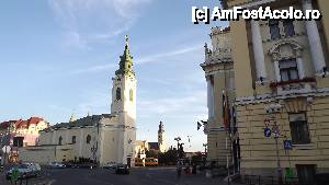 [P11] Oradea - centrul istoric 
Primaria, biserica romano catolica Sf. Ladislau plan secund catedrala ortodoxa Biserica cu Luna si palatul Vulturul Negru » foto by Nicu Teusdea
 - 
<span class="allrVoted glyphicon glyphicon-heart hidden" id="av403462"></span>
<a class="m-l-10 hidden" id="sv403462" onclick="voting_Foto_DelVot(,403462,3848)" role="button">șterge vot <span class="glyphicon glyphicon-remove"></span></a>
<a id="v9403462" class=" c-red"  onclick="voting_Foto_SetVot(403462)" role="button"><span class="glyphicon glyphicon-heart-empty"></span> <b>LIKE</b> = Votează poza</a> <img class="hidden"  id="f403462W9" src="/imagini/loader.gif" border="0" /><span class="AjErrMes hidden" id="e403462ErM"></span>