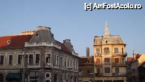 [P12] Oradea - Centrul Istoric » foto by Nicu Teusdea
 - 
<span class="allrVoted glyphicon glyphicon-heart hidden" id="av403463"></span>
<a class="m-l-10 hidden" id="sv403463" onclick="voting_Foto_DelVot(,403463,3848)" role="button">șterge vot <span class="glyphicon glyphicon-remove"></span></a>
<a id="v9403463" class=" c-red"  onclick="voting_Foto_SetVot(403463)" role="button"><span class="glyphicon glyphicon-heart-empty"></span> <b>LIKE</b> = Votează poza</a> <img class="hidden"  id="f403463W9" src="/imagini/loader.gif" border="0" /><span class="AjErrMes hidden" id="e403463ErM"></span>