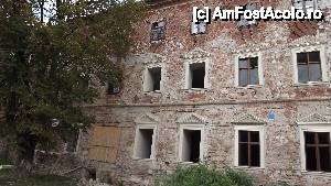 [P19] Cetatea Oradea - aripa nerestaurata a castelului Princiar » foto by Nicu Teusdea
 - 
<span class="allrVoted glyphicon glyphicon-heart hidden" id="av403470"></span>
<a class="m-l-10 hidden" id="sv403470" onclick="voting_Foto_DelVot(,403470,3848)" role="button">șterge vot <span class="glyphicon glyphicon-remove"></span></a>
<a id="v9403470" class=" c-red"  onclick="voting_Foto_SetVot(403470)" role="button"><span class="glyphicon glyphicon-heart-empty"></span> <b>LIKE</b> = Votează poza</a> <img class="hidden"  id="f403470W9" src="/imagini/loader.gif" border="0" /><span class="AjErrMes hidden" id="e403470ErM"></span>