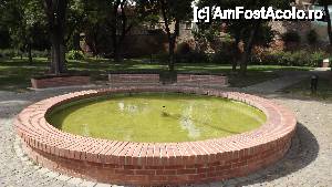 [P22] Cetatea Oradea - Ochi de apă în parcul Cetații » foto by Nicu Teusdea
 - 
<span class="allrVoted glyphicon glyphicon-heart hidden" id="av403473"></span>
<a class="m-l-10 hidden" id="sv403473" onclick="voting_Foto_DelVot(,403473,3848)" role="button">șterge vot <span class="glyphicon glyphicon-remove"></span></a>
<a id="v9403473" class=" c-red"  onclick="voting_Foto_SetVot(403473)" role="button"><span class="glyphicon glyphicon-heart-empty"></span> <b>LIKE</b> = Votează poza</a> <img class="hidden"  id="f403473W9" src="/imagini/loader.gif" border="0" /><span class="AjErrMes hidden" id="e403473ErM"></span>