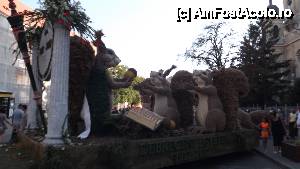 [P09] Oradea - Care alegorice la festivalul Florilor Oradea - Debrecen » foto by Nicu Teusdea
 - 
<span class="allrVoted glyphicon glyphicon-heart hidden" id="av403460"></span>
<a class="m-l-10 hidden" id="sv403460" onclick="voting_Foto_DelVot(,403460,3848)" role="button">șterge vot <span class="glyphicon glyphicon-remove"></span></a>
<a id="v9403460" class=" c-red"  onclick="voting_Foto_SetVot(403460)" role="button"><span class="glyphicon glyphicon-heart-empty"></span> <b>LIKE</b> = Votează poza</a> <img class="hidden"  id="f403460W9" src="/imagini/loader.gif" border="0" /><span class="AjErrMes hidden" id="e403460ErM"></span>
