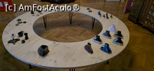 [P28] 28. Holul adăpostește și o expoziție temporară. » foto by msnd
 - 
<span class="allrVoted glyphicon glyphicon-heart hidden" id="av1502093"></span>
<a class="m-l-10 hidden" id="sv1502093" onclick="voting_Foto_DelVot(,1502093,3848)" role="button">șterge vot <span class="glyphicon glyphicon-remove"></span></a>
<a id="v91502093" class=" c-red"  onclick="voting_Foto_SetVot(1502093)" role="button"><span class="glyphicon glyphicon-heart-empty"></span> <b>LIKE</b> = Votează poza</a> <img class="hidden"  id="f1502093W9" src="/imagini/loader.gif" border="0" /><span class="AjErrMes hidden" id="e1502093ErM"></span>