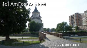 [P01] Catedrala și podul spre cetate » foto by ungureanica
 - 
<span class="allrVoted glyphicon glyphicon-heart hidden" id="av1127246"></span>
<a class="m-l-10 hidden" id="sv1127246" onclick="voting_Foto_DelVot(,1127246,3848)" role="button">șterge vot <span class="glyphicon glyphicon-remove"></span></a>
<a id="v91127246" class=" c-red"  onclick="voting_Foto_SetVot(1127246)" role="button"><span class="glyphicon glyphicon-heart-empty"></span> <b>LIKE</b> = Votează poza</a> <img class="hidden"  id="f1127246W9" src="/imagini/loader.gif" border="0" /><span class="AjErrMes hidden" id="e1127246ErM"></span>