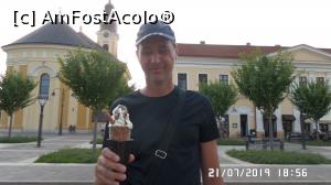 [P09] Înghețata cu cornet de kürtőskalács » foto by ungureanica
 - 
<span class="allrVoted glyphicon glyphicon-heart hidden" id="av1127254"></span>
<a class="m-l-10 hidden" id="sv1127254" onclick="voting_Foto_DelVot(,1127254,3848)" role="button">șterge vot <span class="glyphicon glyphicon-remove"></span></a>
<a id="v91127254" class=" c-red"  onclick="voting_Foto_SetVot(1127254)" role="button"><span class="glyphicon glyphicon-heart-empty"></span> <b>LIKE</b> = Votează poza</a> <img class="hidden"  id="f1127254W9" src="/imagini/loader.gif" border="0" /><span class="AjErrMes hidden" id="e1127254ErM"></span>