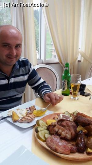 [P22] Hotel Roman (parca) - mancare ca in Maramures » foto by catalinioan
 - 
<span class="allrVoted glyphicon glyphicon-heart hidden" id="av1082204"></span>
<a class="m-l-10 hidden" id="sv1082204" onclick="voting_Foto_DelVot(,1082204,3852)" role="button">șterge vot <span class="glyphicon glyphicon-remove"></span></a>
<a id="v91082204" class=" c-red"  onclick="voting_Foto_SetVot(1082204)" role="button"><span class="glyphicon glyphicon-heart-empty"></span> <b>LIKE</b> = Votează poza</a> <img class="hidden"  id="f1082204W9" src="/imagini/loader.gif" border="0" /><span class="AjErrMes hidden" id="e1082204ErM"></span>