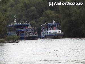 [P22] Din nou la Tulcea - am pornit spre Deltă; iată și vaporașul Erica, trăgând un hotel plutitor în amonte » foto by Dragoș_MD
 - 
<span class="allrVoted glyphicon glyphicon-heart hidden" id="av515674"></span>
<a class="m-l-10 hidden" id="sv515674" onclick="voting_Foto_DelVot(,515674,3854)" role="button">șterge vot <span class="glyphicon glyphicon-remove"></span></a>
<a id="v9515674" class=" c-red"  onclick="voting_Foto_SetVot(515674)" role="button"><span class="glyphicon glyphicon-heart-empty"></span> <b>LIKE</b> = Votează poza</a> <img class="hidden"  id="f515674W9" src="/imagini/loader.gif" border="0" /><span class="AjErrMes hidden" id="e515674ErM"></span>