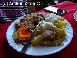 [P10] Șnițel pane cu cartofi și brânză rasă. » foto by tata123 🔱
 - 
<span class="allrVoted glyphicon glyphicon-heart hidden" id="av1201179"></span>
<a class="m-l-10 hidden" id="sv1201179" onclick="voting_Foto_DelVot(,1201179,3856)" role="button">șterge vot <span class="glyphicon glyphicon-remove"></span></a>
<a id="v91201179" class=" c-red"  onclick="voting_Foto_SetVot(1201179)" role="button"><span class="glyphicon glyphicon-heart-empty"></span> <b>LIKE</b> = Votează poza</a> <img class="hidden"  id="f1201179W9" src="/imagini/loader.gif" border="0" /><span class="AjErrMes hidden" id="e1201179ErM"></span>