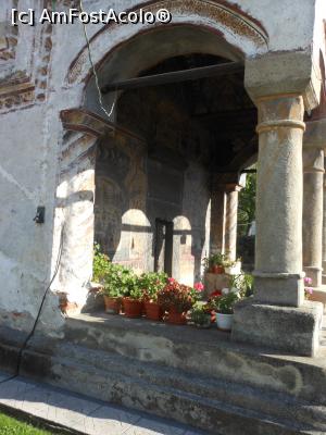 [P16] Horezu - Biserica din Târg sau Biserica “Intrarea în Biserică a Maicii Domnului”. » foto by iulianic
 - 
<span class="allrVoted glyphicon glyphicon-heart hidden" id="av1257872"></span>
<a class="m-l-10 hidden" id="sv1257872" onclick="voting_Foto_DelVot(,1257872,3860)" role="button">șterge vot <span class="glyphicon glyphicon-remove"></span></a>
<a id="v91257872" class=" c-red"  onclick="voting_Foto_SetVot(1257872)" role="button"><span class="glyphicon glyphicon-heart-empty"></span> <b>LIKE</b> = Votează poza</a> <img class="hidden"  id="f1257872W9" src="/imagini/loader.gif" border="0" /><span class="AjErrMes hidden" id="e1257872ErM"></span>