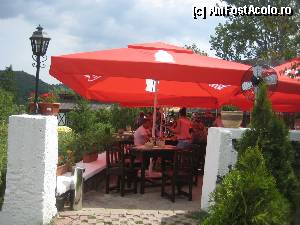 [P18] Terasa restaurantului » foto by Krisko
 - 
<span class="allrVoted glyphicon glyphicon-heart hidden" id="av353766"></span>
<a class="m-l-10 hidden" id="sv353766" onclick="voting_Foto_DelVot(,353766,3878)" role="button">șterge vot <span class="glyphicon glyphicon-remove"></span></a>
<a id="v9353766" class=" c-red"  onclick="voting_Foto_SetVot(353766)" role="button"><span class="glyphicon glyphicon-heart-empty"></span> <b>LIKE</b> = Votează poza</a> <img class="hidden"  id="f353766W9" src="/imagini/loader.gif" border="0" /><span class="AjErrMes hidden" id="e353766ErM"></span>