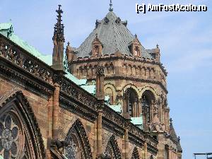 [P24] Strasbourg. Catedrala Notre Dame, acolo sus pe terasă.  » foto by doina_c24
 - 
<span class="allrVoted glyphicon glyphicon-heart hidden" id="av392207"></span>
<a class="m-l-10 hidden" id="sv392207" onclick="voting_Foto_DelVot(,392207,3883)" role="button">șterge vot <span class="glyphicon glyphicon-remove"></span></a>
<a id="v9392207" class=" c-red"  onclick="voting_Foto_SetVot(392207)" role="button"><span class="glyphicon glyphicon-heart-empty"></span> <b>LIKE</b> = Votează poza</a> <img class="hidden"  id="f392207W9" src="/imagini/loader.gif" border="0" /><span class="AjErrMes hidden" id="e392207ErM"></span>