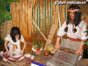 [P09] Strasbourg - Muzeul ”Secretele Ciocolatei” - familie de azteci prelucrând boabe de cacao.  » foto by doina_c24
 - 
<span class="allrVoted glyphicon glyphicon-heart hidden" id="av401820"></span>
<a class="m-l-10 hidden" id="sv401820" onclick="voting_Foto_DelVot(,401820,3883)" role="button">șterge vot <span class="glyphicon glyphicon-remove"></span></a>
<a id="v9401820" class=" c-red"  onclick="voting_Foto_SetVot(401820)" role="button"><span class="glyphicon glyphicon-heart-empty"></span> <b>LIKE</b> = Votează poza</a> <img class="hidden"  id="f401820W9" src="/imagini/loader.gif" border="0" /><span class="AjErrMes hidden" id="e401820ErM"></span>