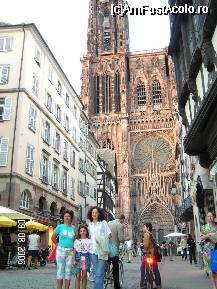 [P13] Asa se vede catedrala mareata printre casele dimprejur in Strasbourg » foto by ileanaxperta*
 - 
<span class="allrVoted glyphicon glyphicon-heart hidden" id="av27406"></span>
<a class="m-l-10 hidden" id="sv27406" onclick="voting_Foto_DelVot(,27406,3883)" role="button">șterge vot <span class="glyphicon glyphicon-remove"></span></a>
<a id="v927406" class=" c-red"  onclick="voting_Foto_SetVot(27406)" role="button"><span class="glyphicon glyphicon-heart-empty"></span> <b>LIKE</b> = Votează poza</a> <img class="hidden"  id="f27406W9" src="/imagini/loader.gif" border="0" /><span class="AjErrMes hidden" id="e27406ErM"></span>