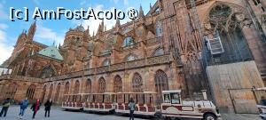[P53] Catedrala Notre-Dame din Place de la Cathédrale şi trenuleţul turistic ce circulă pe linia verde » foto by irinad
 - 
<span class="allrVoted glyphicon glyphicon-heart hidden" id="av1417489"></span>
<a class="m-l-10 hidden" id="sv1417489" onclick="voting_Foto_DelVot(,1417489,3883)" role="button">șterge vot <span class="glyphicon glyphicon-remove"></span></a>
<a id="v91417489" class=" c-red"  onclick="voting_Foto_SetVot(1417489)" role="button"><span class="glyphicon glyphicon-heart-empty"></span> <b>LIKE</b> = Votează poza</a> <img class="hidden"  id="f1417489W9" src="/imagini/loader.gif" border="0" /><span class="AjErrMes hidden" id="e1417489ErM"></span>