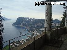[P14] Pe terasa, deasupra golfului,Marina Grade si in zare cealalta jumatate inalta a insulei » foto by mecut
 - 
<span class="allrVoted glyphicon glyphicon-heart hidden" id="av190402"></span>
<a class="m-l-10 hidden" id="sv190402" onclick="voting_Foto_DelVot(,190402,3887)" role="button">șterge vot <span class="glyphicon glyphicon-remove"></span></a>
<a id="v9190402" class=" c-red"  onclick="voting_Foto_SetVot(190402)" role="button"><span class="glyphicon glyphicon-heart-empty"></span> <b>LIKE</b> = Votează poza</a> <img class="hidden"  id="f190402W9" src="/imagini/loader.gif" border="0" /><span class="AjErrMes hidden" id="e190402ErM"></span>