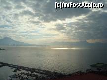 [P21] Cerul si marea in dimineata plecarii spre Capri » foto by mecut
 - 
<span class="allrVoted glyphicon glyphicon-heart hidden" id="av190427"></span>
<a class="m-l-10 hidden" id="sv190427" onclick="voting_Foto_DelVot(,190427,3887)" role="button">șterge vot <span class="glyphicon glyphicon-remove"></span></a>
<a id="v9190427" class=" c-red"  onclick="voting_Foto_SetVot(190427)" role="button"><span class="glyphicon glyphicon-heart-empty"></span> <b>LIKE</b> = Votează poza</a> <img class="hidden"  id="f190427W9" src="/imagini/loader.gif" border="0" /><span class="AjErrMes hidden" id="e190427ErM"></span>