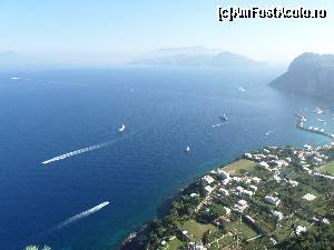 [P23] portul Marina Grande si vedere asupra intregului golf / de pe platforma aflata in fata vilei de la S. Michele/Anacapri » foto by amero
 - 
<span class="allrVoted glyphicon glyphicon-heart hidden" id="av567711"></span>
<a class="m-l-10 hidden" id="sv567711" onclick="voting_Foto_DelVot(,567711,3887)" role="button">șterge vot <span class="glyphicon glyphicon-remove"></span></a>
<a id="v9567711" class=" c-red"  onclick="voting_Foto_SetVot(567711)" role="button"><span class="glyphicon glyphicon-heart-empty"></span> <b>LIKE</b> = Votează poza</a> <img class="hidden"  id="f567711W9" src="/imagini/loader.gif" border="0" /><span class="AjErrMes hidden" id="e567711ErM"></span>