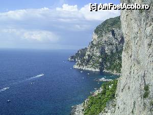 [P08] Capri - Stanci golase, mare albastra si un cer minunat.  » foto by iulianic
 - 
<span class="allrVoted glyphicon glyphicon-heart hidden" id="av399630"></span>
<a class="m-l-10 hidden" id="sv399630" onclick="voting_Foto_DelVot(,399630,3887)" role="button">șterge vot <span class="glyphicon glyphicon-remove"></span></a>
<a id="v9399630" class=" c-red"  onclick="voting_Foto_SetVot(399630)" role="button"><span class="glyphicon glyphicon-heart-empty"></span> <b>LIKE</b> = Votează poza</a> <img class="hidden"  id="f399630W9" src="/imagini/loader.gif" border="0" /><span class="AjErrMes hidden" id="e399630ErM"></span>