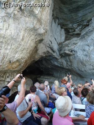 [P06] intrarea in grota albastra » foto by VOIAJ
 - 
<span class="allrVoted glyphicon glyphicon-heart hidden" id="av938539"></span>
<a class="m-l-10 hidden" id="sv938539" onclick="voting_Foto_DelVot(,938539,3887)" role="button">șterge vot <span class="glyphicon glyphicon-remove"></span></a>
<a id="v9938539" class=" c-red"  onclick="voting_Foto_SetVot(938539)" role="button"><span class="glyphicon glyphicon-heart-empty"></span> <b>LIKE</b> = Votează poza</a> <img class="hidden"  id="f938539W9" src="/imagini/loader.gif" border="0" /><span class="AjErrMes hidden" id="e938539ErM"></span>