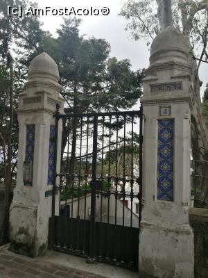 [P12] Intrarea în una din proprietățile de pe Via Tragaro » foto by crismis
 - 
<span class="allrVoted glyphicon glyphicon-heart hidden" id="av963848"></span>
<a class="m-l-10 hidden" id="sv963848" onclick="voting_Foto_DelVot(,963848,3887)" role="button">șterge vot <span class="glyphicon glyphicon-remove"></span></a>
<a id="v9963848" class=" c-red"  onclick="voting_Foto_SetVot(963848)" role="button"><span class="glyphicon glyphicon-heart-empty"></span> <b>LIKE</b> = Votează poza</a> <img class="hidden"  id="f963848W9" src="/imagini/loader.gif" border="0" /><span class="AjErrMes hidden" id="e963848ErM"></span>