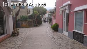 [P36] Din Piazza Vittoria, Ana Capri, pe strazile centrului istoric.  » foto by Aurici
 - 
<span class="allrVoted glyphicon glyphicon-heart hidden" id="av858237"></span>
<a class="m-l-10 hidden" id="sv858237" onclick="voting_Foto_DelVot(,858237,3887)" role="button">șterge vot <span class="glyphicon glyphicon-remove"></span></a>
<a id="v9858237" class=" c-red"  onclick="voting_Foto_SetVot(858237)" role="button"><span class="glyphicon glyphicon-heart-empty"></span> <b>LIKE</b> = Votează poza</a> <img class="hidden"  id="f858237W9" src="/imagini/loader.gif" border="0" /><span class="AjErrMes hidden" id="e858237ErM"></span>