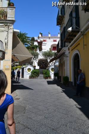 [P08] Straduta din Capri Town » foto by holidaydreamer
 - 
<span class="allrVoted glyphicon glyphicon-heart hidden" id="av426413"></span>
<a class="m-l-10 hidden" id="sv426413" onclick="voting_Foto_DelVot(,426413,3887)" role="button">șterge vot <span class="glyphicon glyphicon-remove"></span></a>
<a id="v9426413" class=" c-red"  onclick="voting_Foto_SetVot(426413)" role="button"><span class="glyphicon glyphicon-heart-empty"></span> <b>LIKE</b> = Votează poza</a> <img class="hidden"  id="f426413W9" src="/imagini/loader.gif" border="0" /><span class="AjErrMes hidden" id="e426413ErM"></span>