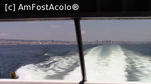 [P01] Am plecat catre Insula Capri. Napoli vazut de pe mare.  » foto by ovidiuyepi
 - 
<span class="allrVoted glyphicon glyphicon-heart hidden" id="av949806"></span>
<a class="m-l-10 hidden" id="sv949806" onclick="voting_Foto_DelVot(,949806,3887)" role="button">șterge vot <span class="glyphicon glyphicon-remove"></span></a>
<a id="v9949806" class=" c-red"  onclick="voting_Foto_SetVot(949806)" role="button"><span class="glyphicon glyphicon-heart-empty"></span> <b>LIKE</b> = Votează poza</a> <img class="hidden"  id="f949806W9" src="/imagini/loader.gif" border="0" /><span class="AjErrMes hidden" id="e949806ErM"></span>