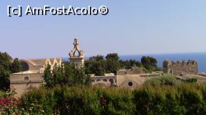 [P31] Manastirea Certosa di San Giacomo vazuta dinspre dealul pe care este ridicata Vila Krupp.  » foto by ovidiuyepi
 - 
<span class="allrVoted glyphicon glyphicon-heart hidden" id="av949836"></span>
<a class="m-l-10 hidden" id="sv949836" onclick="voting_Foto_DelVot(,949836,3887)" role="button">șterge vot <span class="glyphicon glyphicon-remove"></span></a>
<a id="v9949836" class=" c-red"  onclick="voting_Foto_SetVot(949836)" role="button"><span class="glyphicon glyphicon-heart-empty"></span> <b>LIKE</b> = Votează poza</a> <img class="hidden"  id="f949836W9" src="/imagini/loader.gif" border="0" /><span class="AjErrMes hidden" id="e949836ErM"></span>