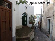 [P46] Strada ce duce din Capri inspre port » foto by claudiu 71
 - 
<span class="allrVoted glyphicon glyphicon-heart hidden" id="av490215"></span>
<a class="m-l-10 hidden" id="sv490215" onclick="voting_Foto_DelVot(,490215,3887)" role="button">șterge vot <span class="glyphicon glyphicon-remove"></span></a>
<a id="v9490215" class=" c-red"  onclick="voting_Foto_SetVot(490215)" role="button"><span class="glyphicon glyphicon-heart-empty"></span> <b>LIKE</b> = Votează poza</a> <img class="hidden"  id="f490215W9" src="/imagini/loader.gif" border="0" /><span class="AjErrMes hidden" id="e490215ErM"></span>