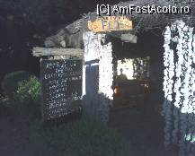 [P01] Reclama care nu are absolut nimic din 'brizbrizurile' moderne, te indeamna sa intri. » foto by Dragoș_MD
 - 
<span class="allrVoted glyphicon glyphicon-heart hidden" id="av27476"></span>
<a class="m-l-10 hidden" id="sv27476" onclick="voting_Foto_DelVot(,27476,3890)" role="button">șterge vot <span class="glyphicon glyphicon-remove"></span></a>
<a id="v927476" class=" c-red"  onclick="voting_Foto_SetVot(27476)" role="button"><span class="glyphicon glyphicon-heart-empty"></span> <b>LIKE</b> = Votează poza</a> <img class="hidden"  id="f27476W9" src="/imagini/loader.gif" border="0" /><span class="AjErrMes hidden" id="e27476ErM"></span>